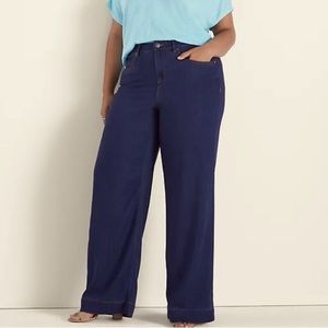 South navy blue denim straight leg jeans (NWOT)